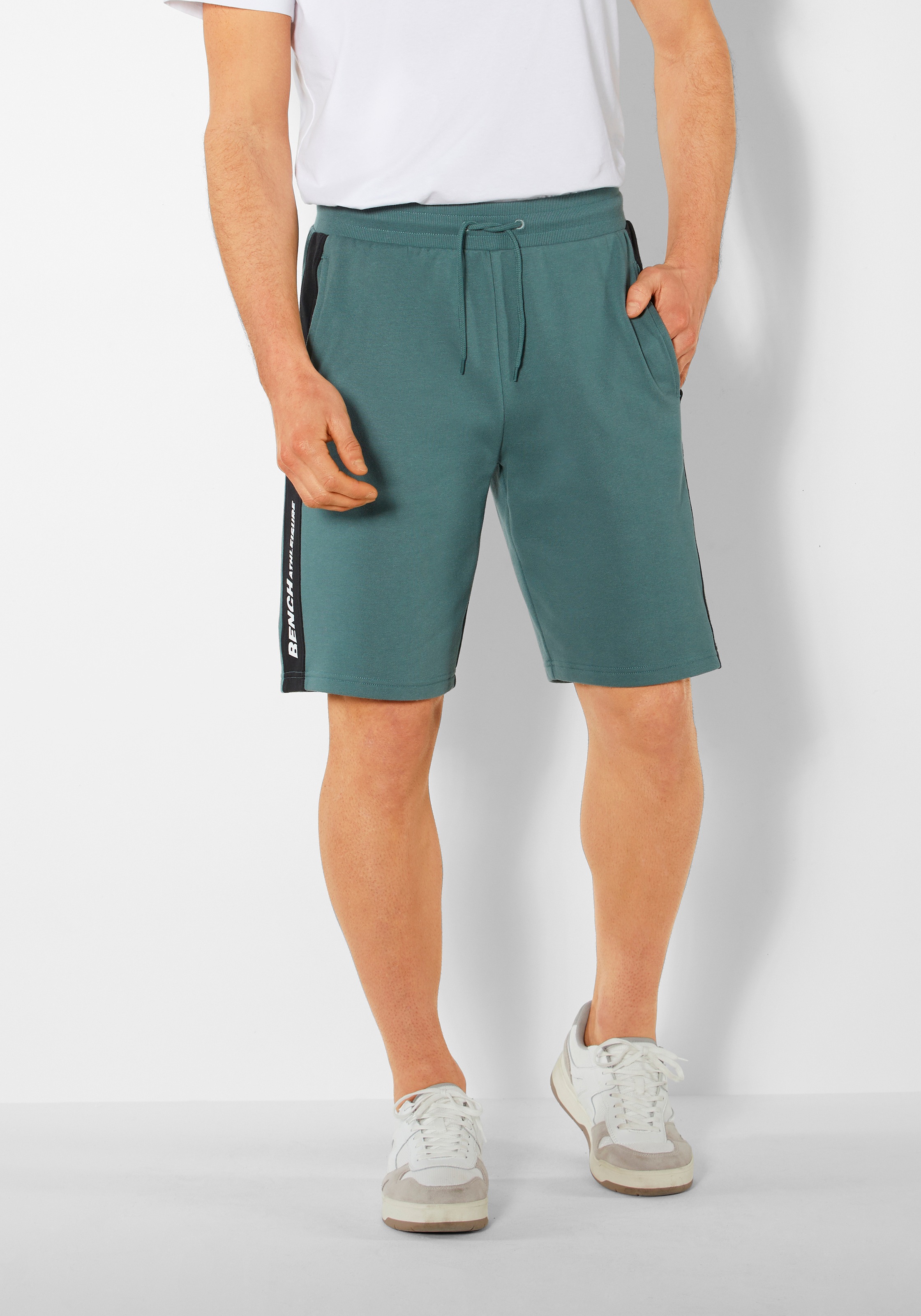 Image of Bench. Loungewear Sweatshorts, mit seitlichem Einsatz