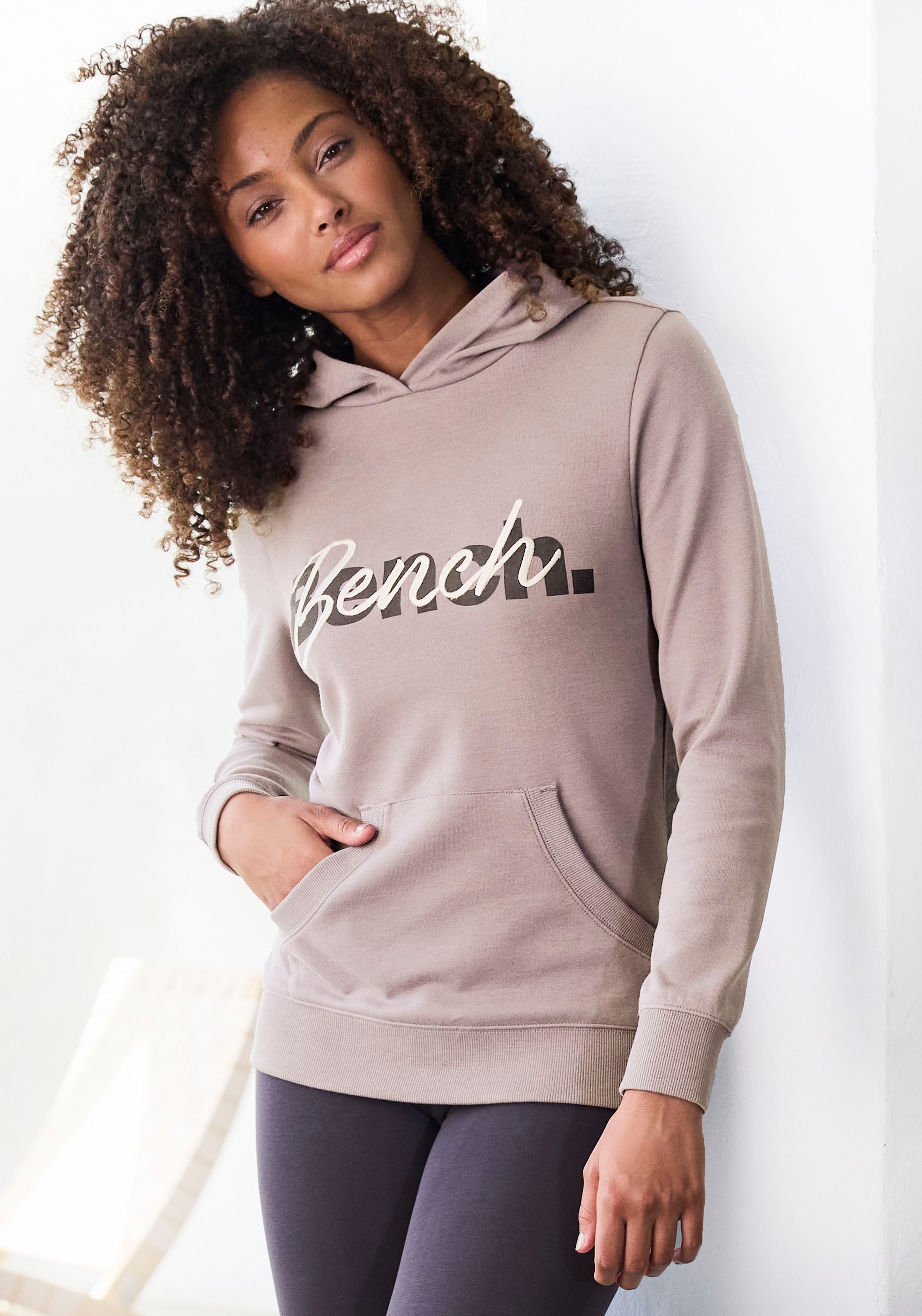 Bench. Loungewear Kapuzensweatshirt, mit Kängurutasche, Loungeanzug, Hoodie