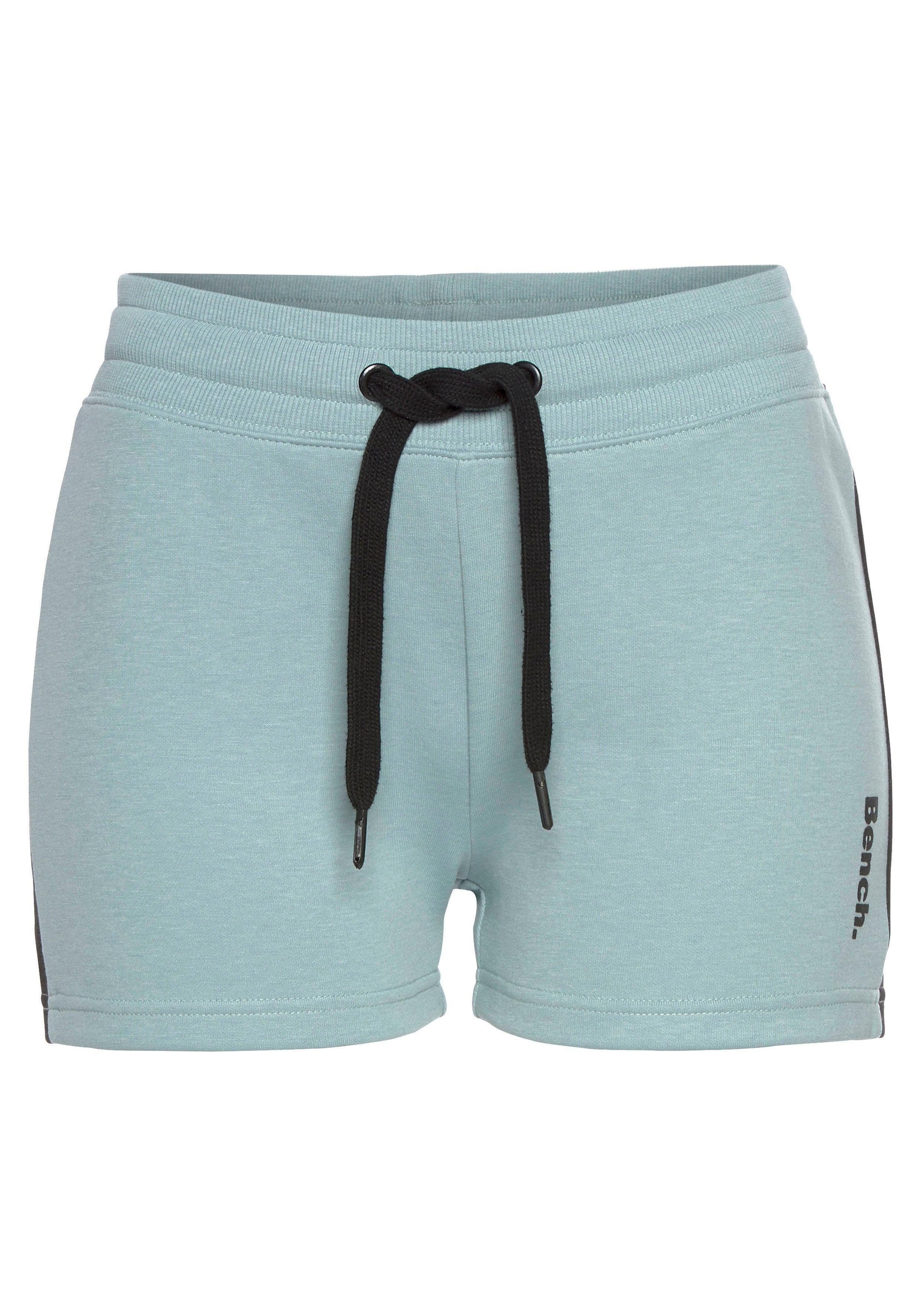 Bench. Loungewear Relaxshorts, mit Seitenstreifen, Loungewear