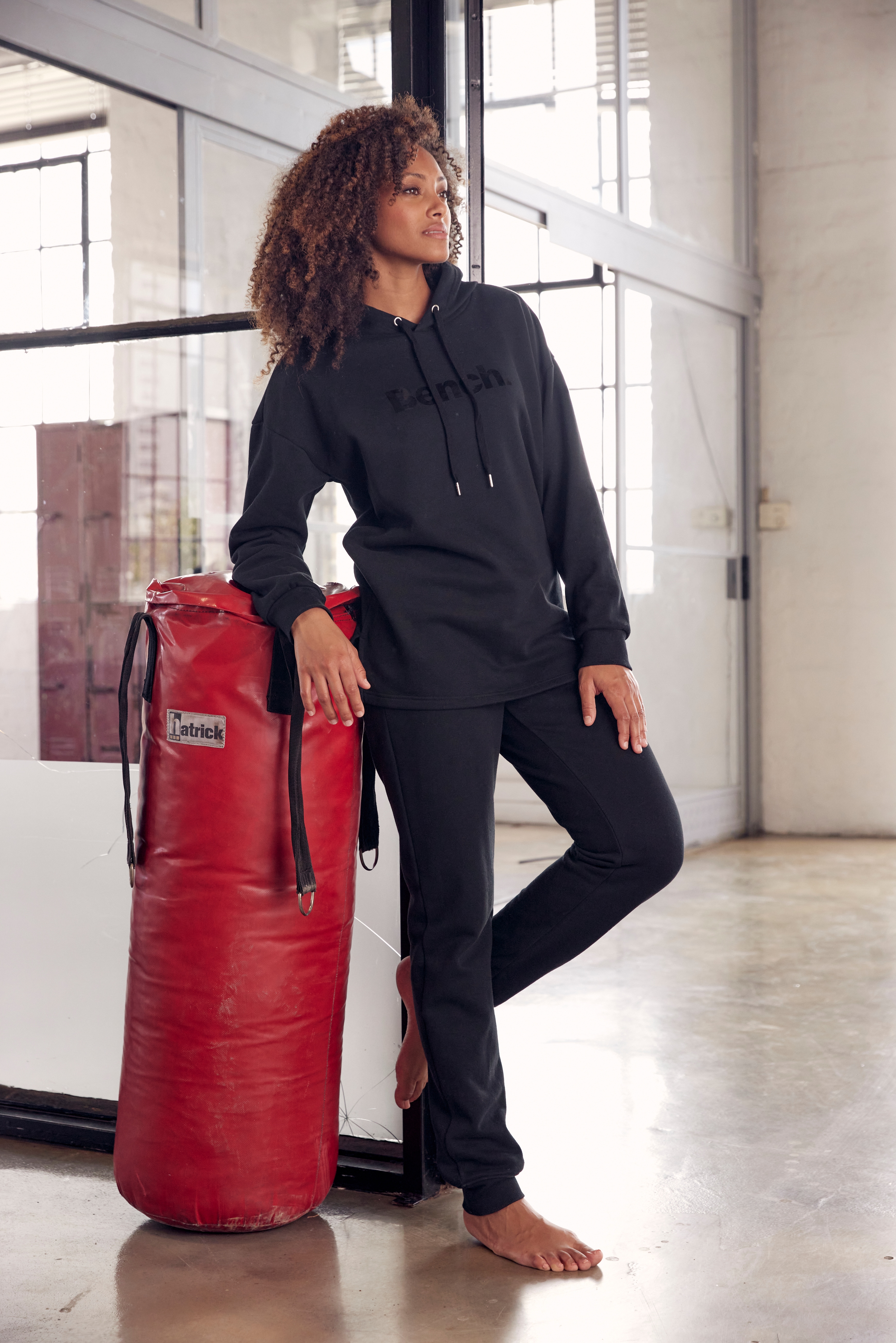 Bench. Loungewear Sweatpants »-Loungehose«, mit kleinem Logodruck und  seitlichen Taschen, Loungewear, Loungeanzug » LASCANA | Bademode,  Unterwäsche & Lingerie online kaufen