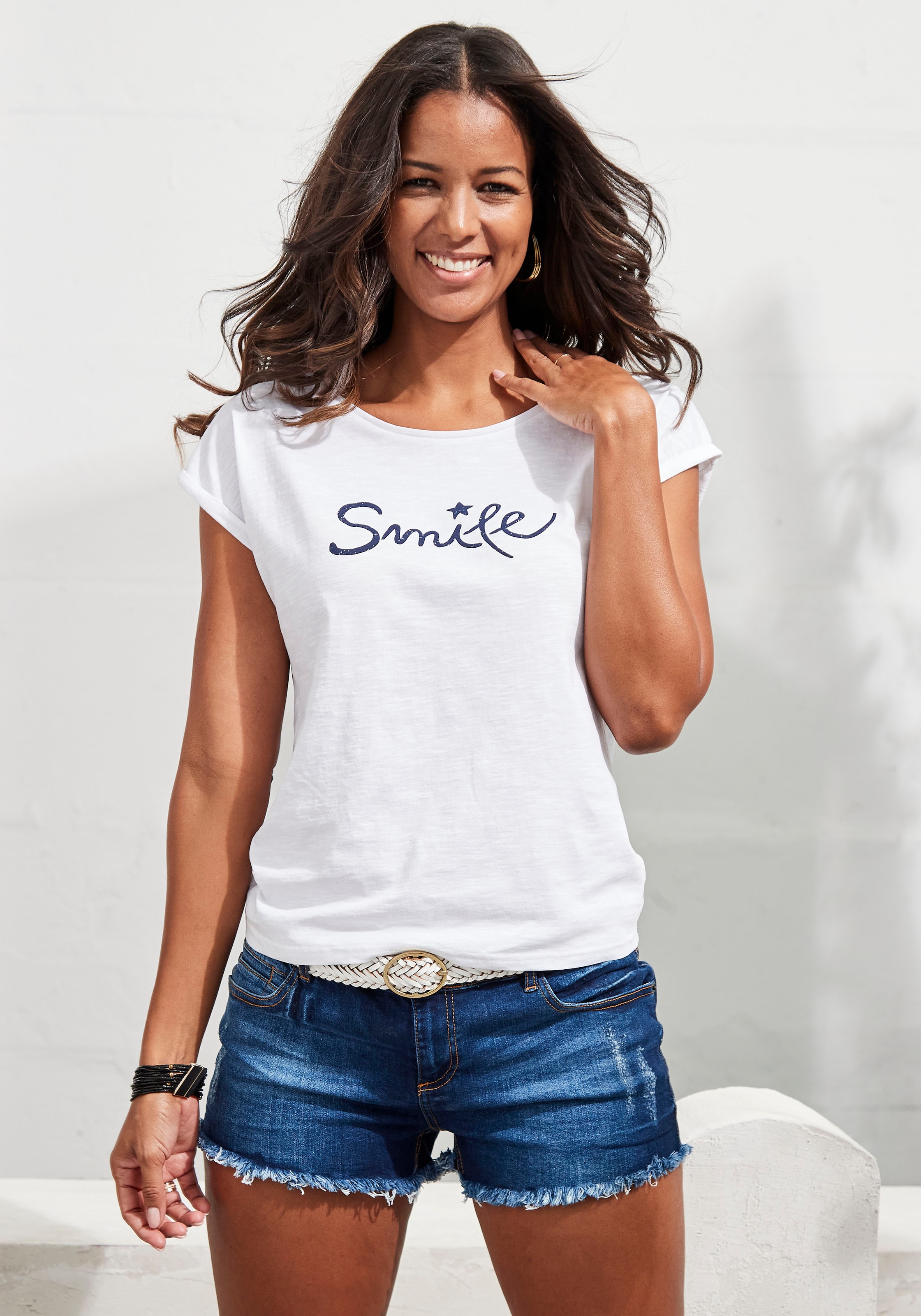 mit Baumwolle günstig Kaufen-Beachtime T-Shirt, mit modischem Frontdruck "Smile". Beachtime T-Shirt, mit modischem Frontdruck "Smile" <![CDATA[Aus 100% Baumwolle.]]>. 