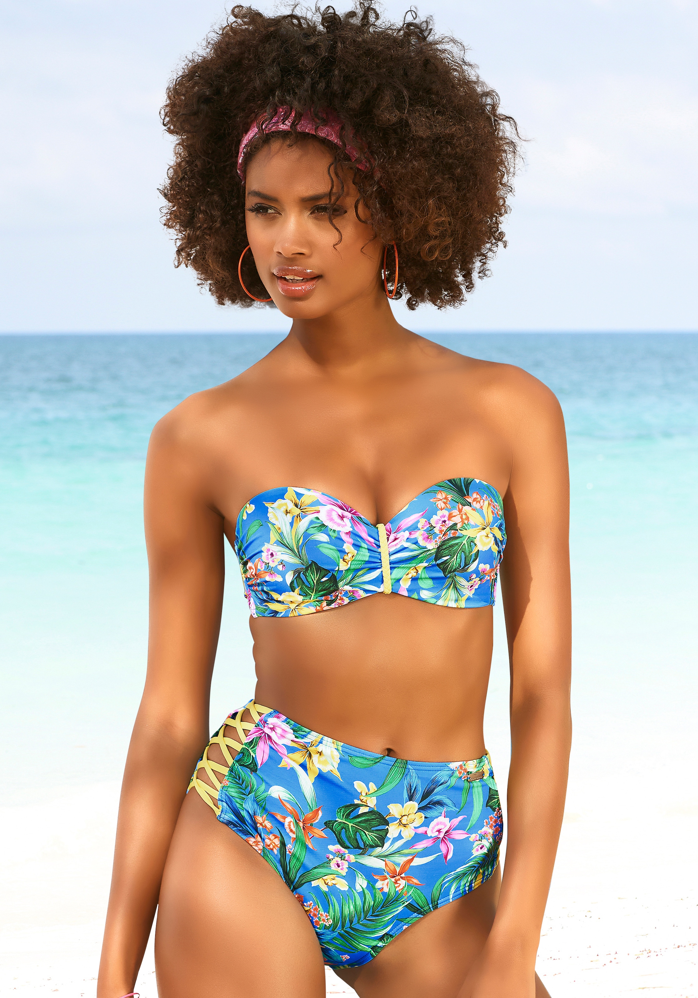 en ist günstig Kaufen-Venice Beach Bikini-Hose »Hanni«, mit tropischem Print und gelben Details. Venice Beach Bikini-Hose »Hanni«, mit tropischem Print und gelben Details <![CDATA[Modische High-waist-Bikini-Hose von Venice Beach. Angesagter tropischer Print
