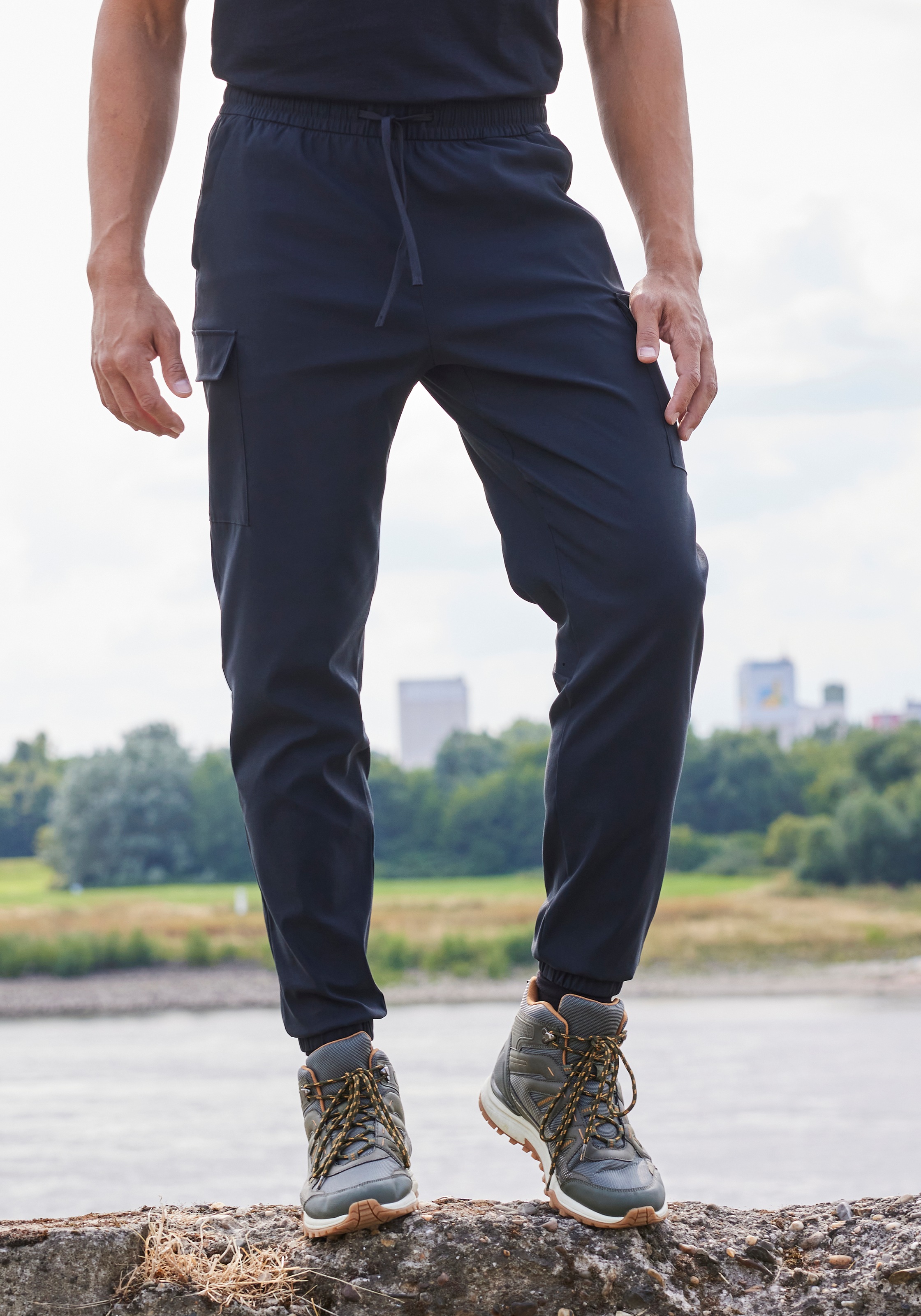 John Devin Jogger Pants, mit Belüftung im Kniebereich