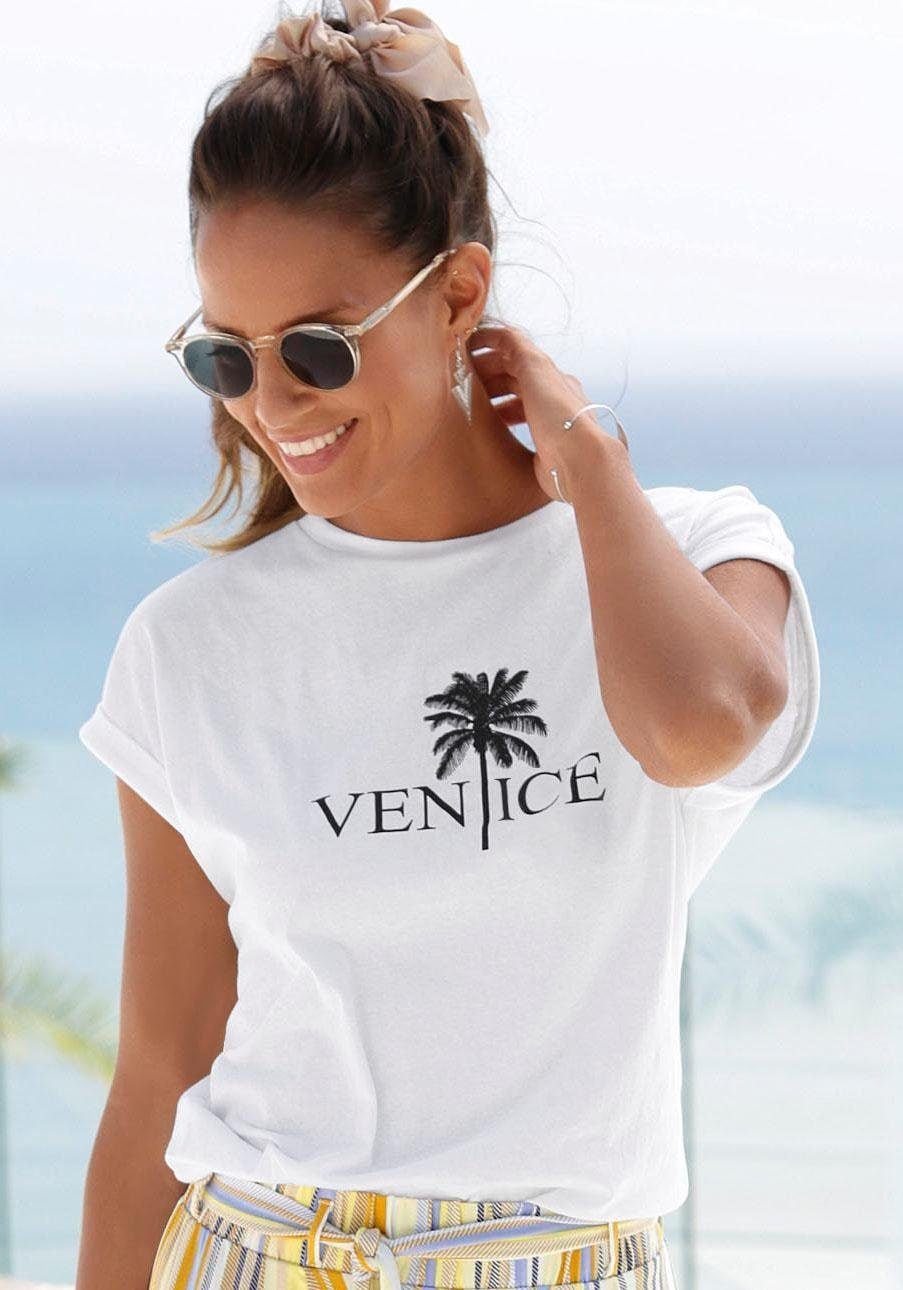 Pres.Beach günstig Kaufen-Venice Beach Rundhalsshirt. Venice Beach Rundhalsshirt <![CDATA[Shirt von VENICE BEACH. Mit Frontdruck. Länge ca. 64 cm. Aus 100% Baumwolle (unterstützt Cotton made in Africa).]]>. 
