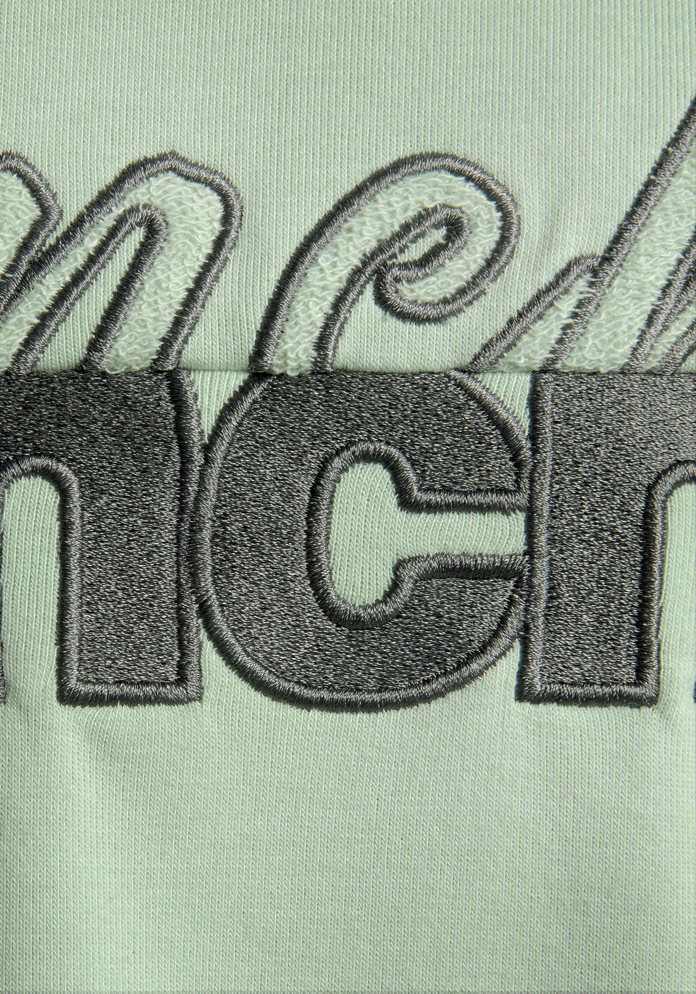 LASCANA Logostickerei aufwendiger | Bench. & Bademode, mit kaufen Sweatkleid, Unterwäsche online » Lingerie