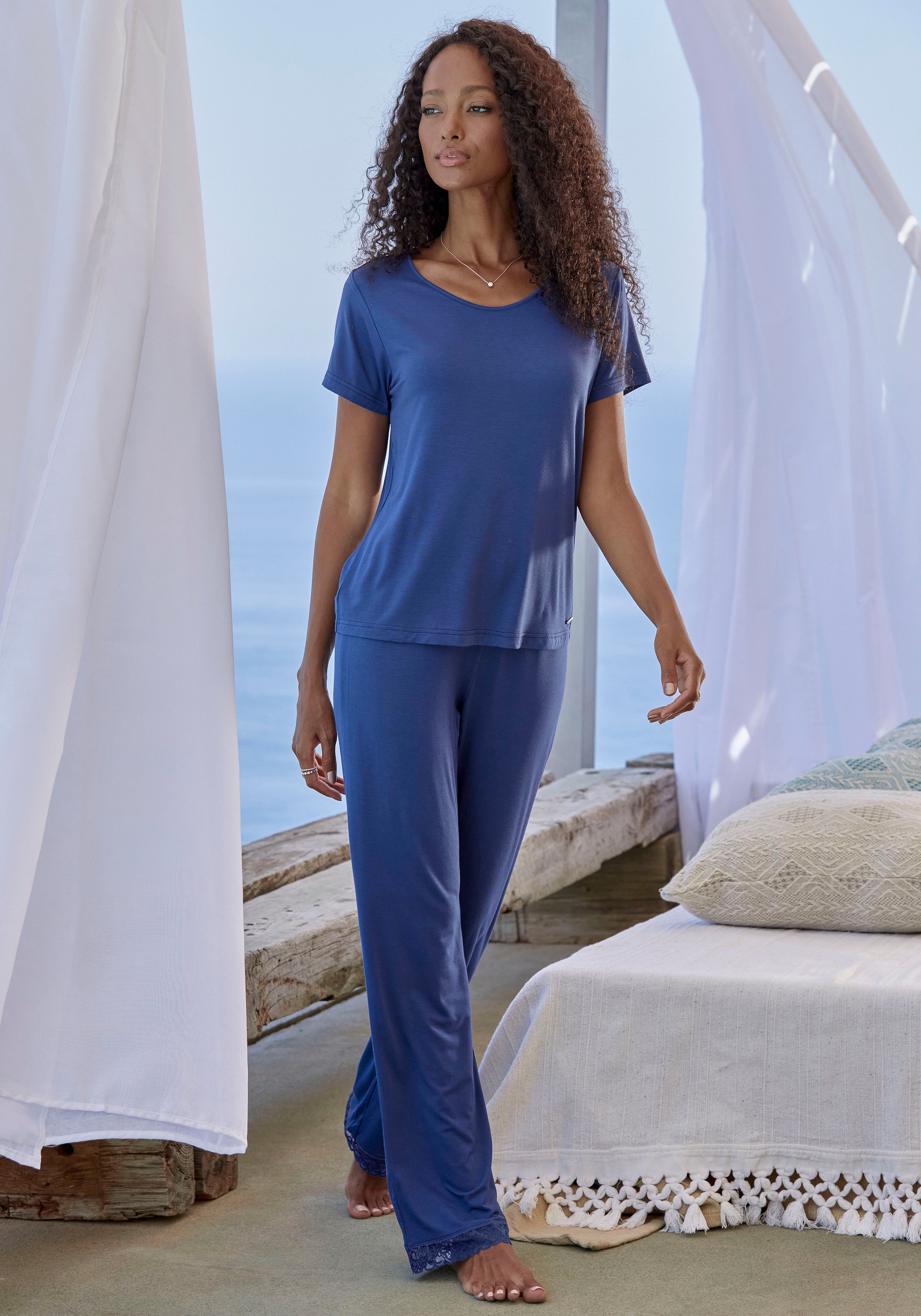 LASCANA Pyjama, (2 tlg.), mit schönen Spitzeneinsätzen » LASCANA |  Bademode, Unterwäsche & Lingerie online kaufen