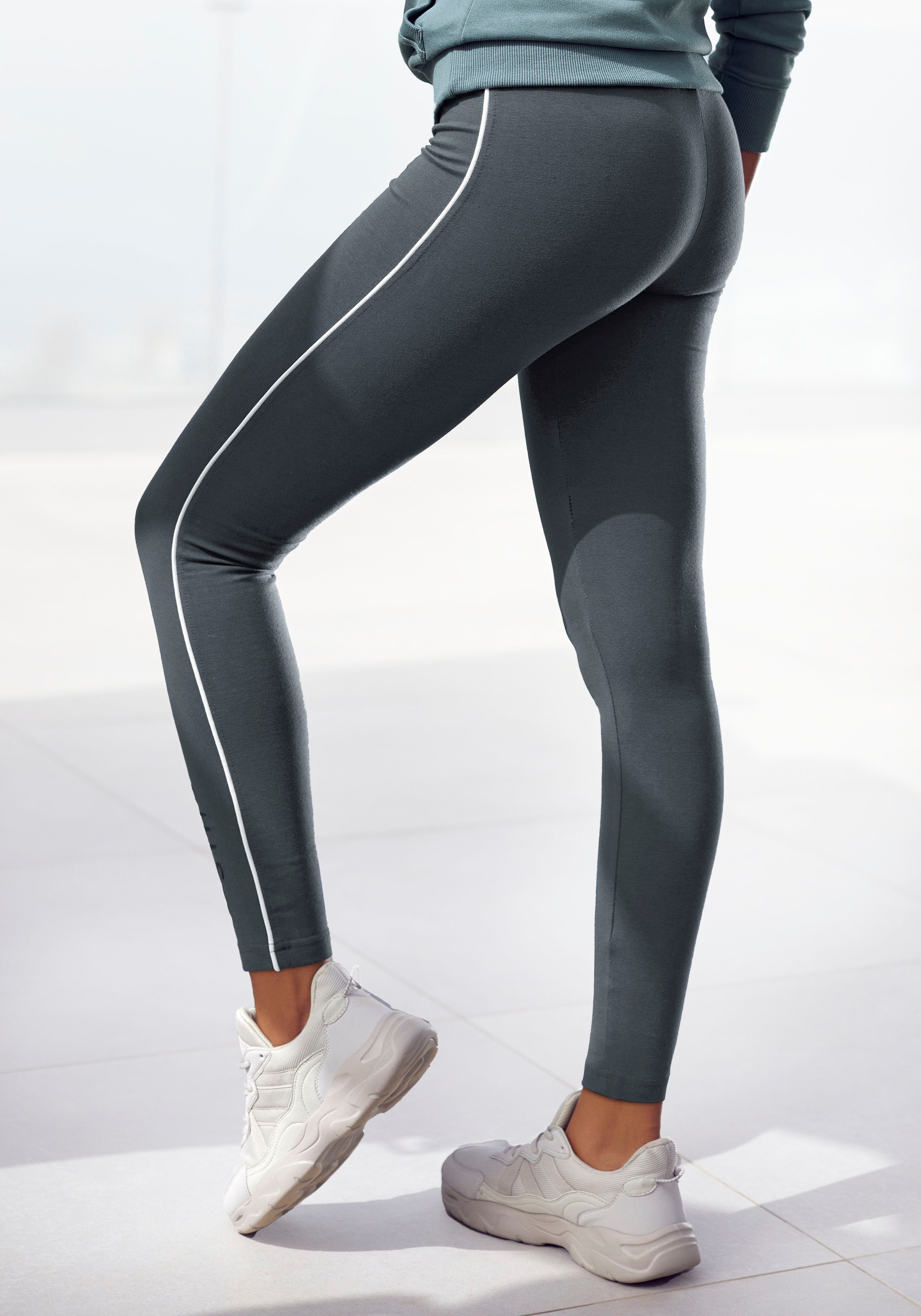 H.I.S Leggings, mit weisser Kontrastpaspel