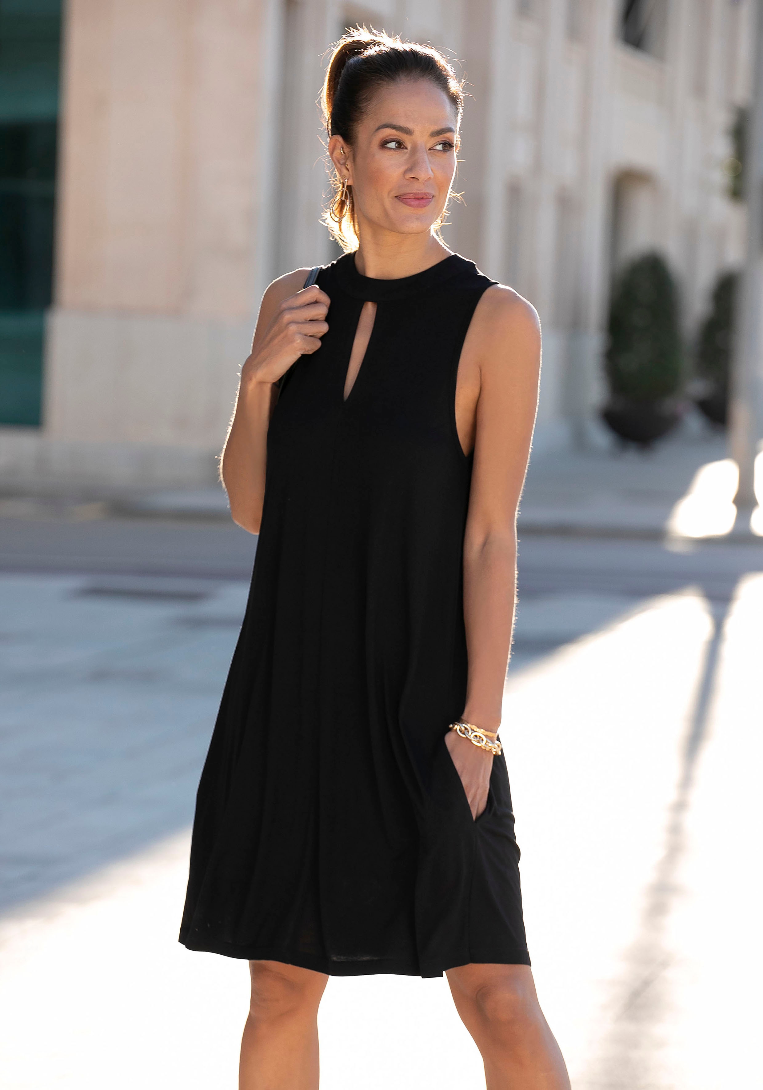LASCANA Jerseykleid, in weit schwingender Form » LASCANA | Bademode,  Unterwäsche & Lingerie online kaufen