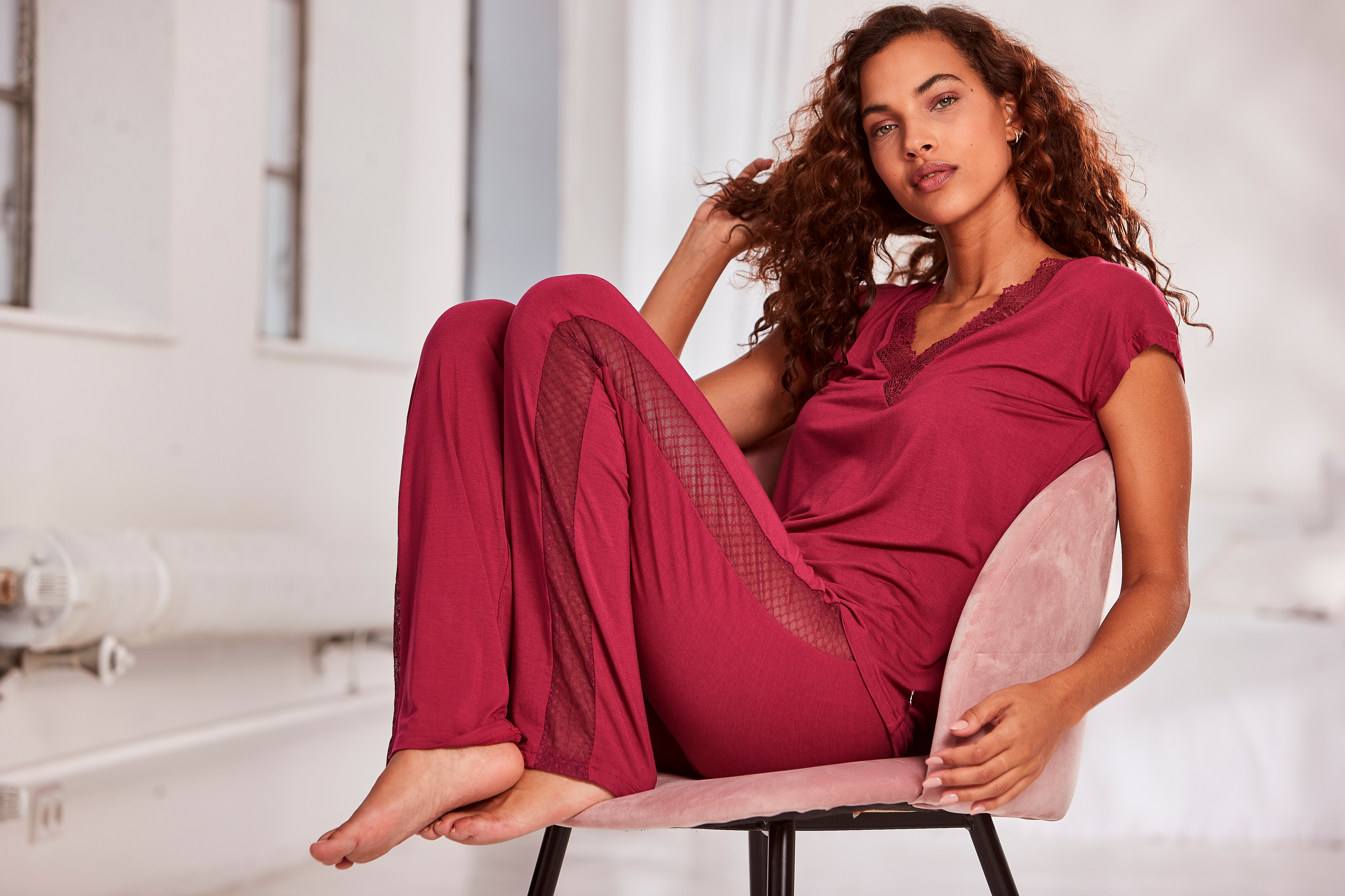 LASCANA Pyjama, (2 tlg., 1 Stück), mit filigranen Spitzeneinsätzen » LASCANA  | Bademode, Unterwäsche & Lingerie online kaufen