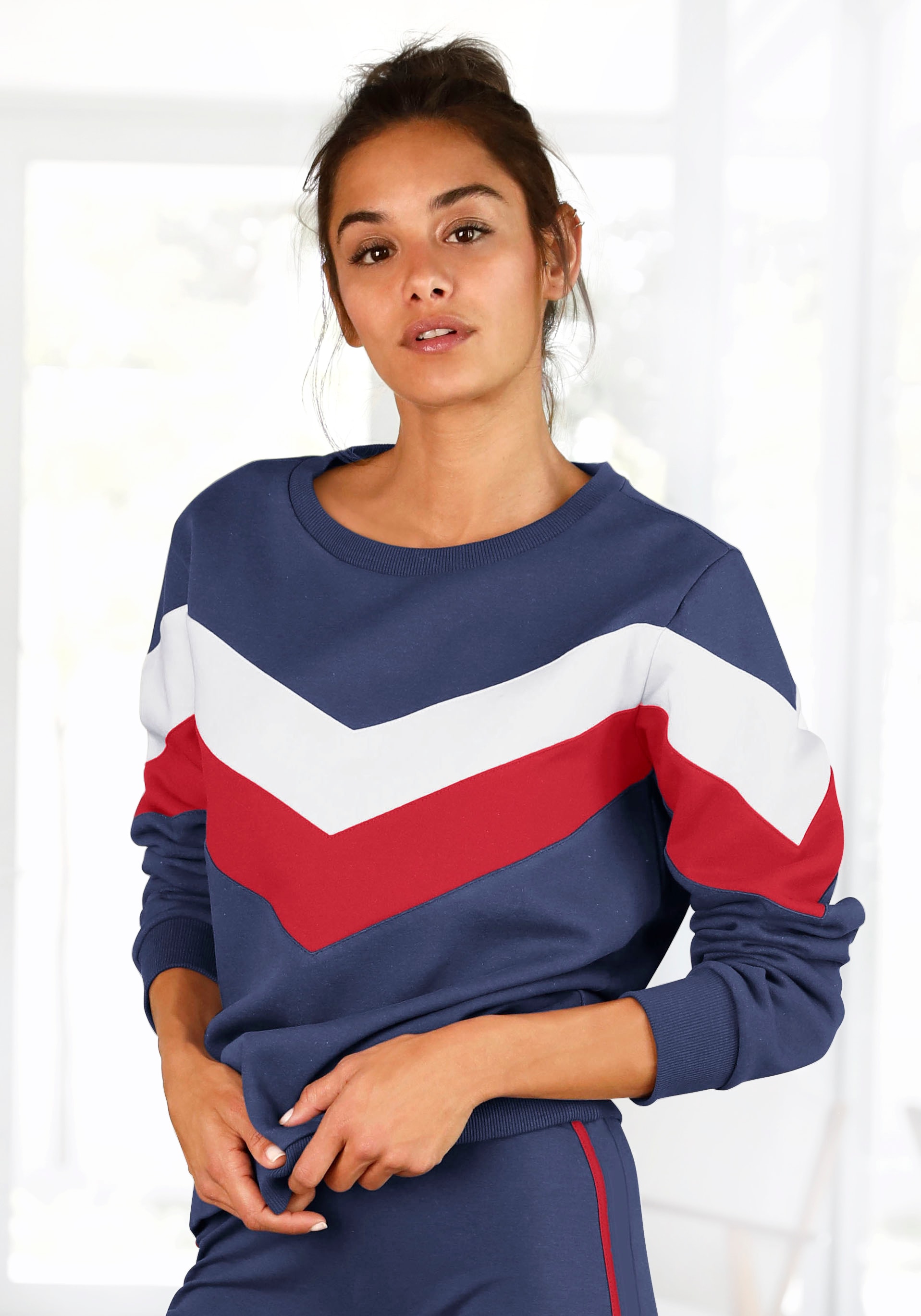 H.I.S Sweatshirt, mit Kontraststreifen an Vorderseite und Ärmeln,  Loungeanzug » LASCANA | Bademode, Unterwäsche & Lingerie online kaufen