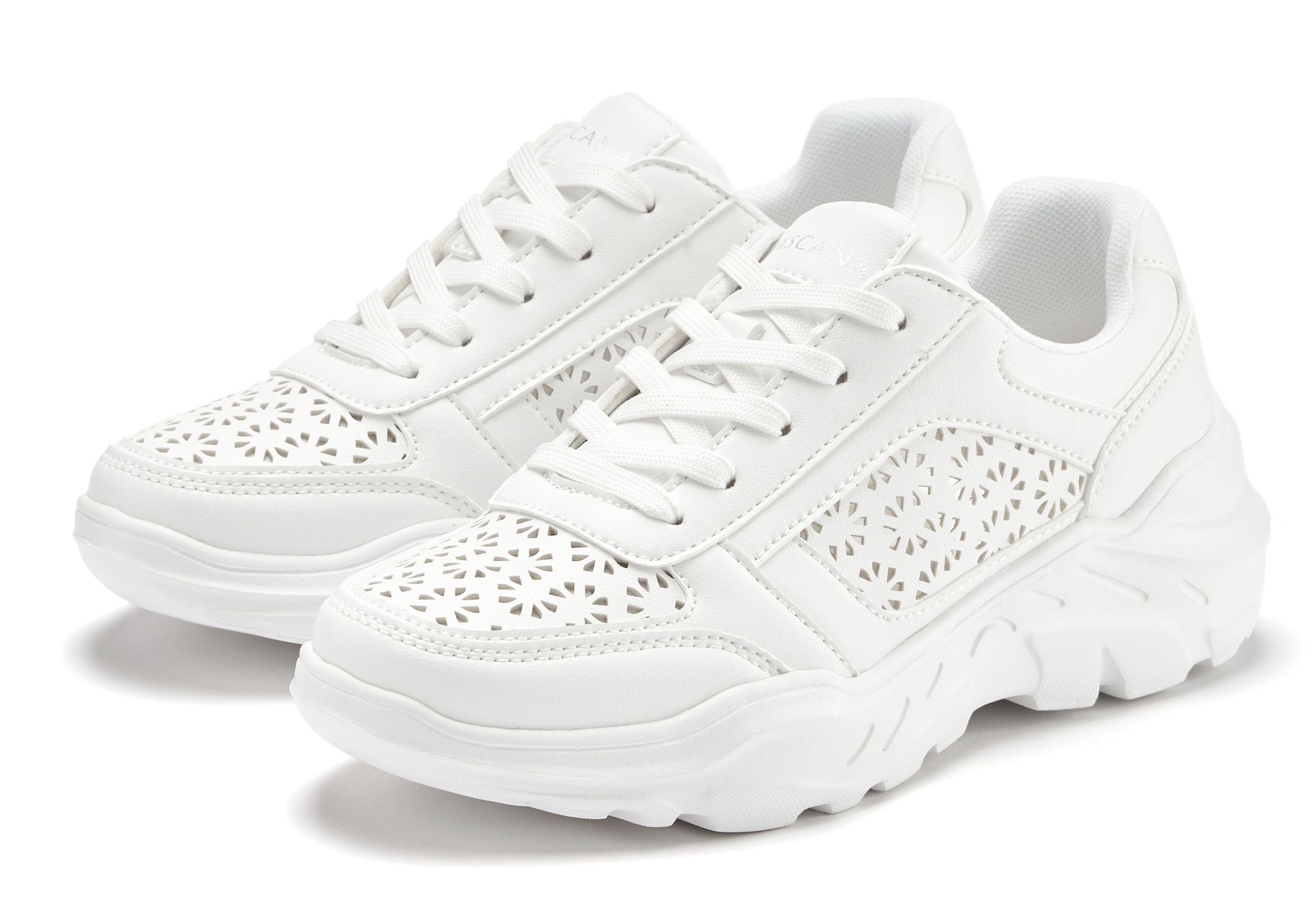 LASCANA Sneaker, Freizeitschuh, Halbschuh mit kleinen Cut-Outs und Chunky Sohle VEGAN