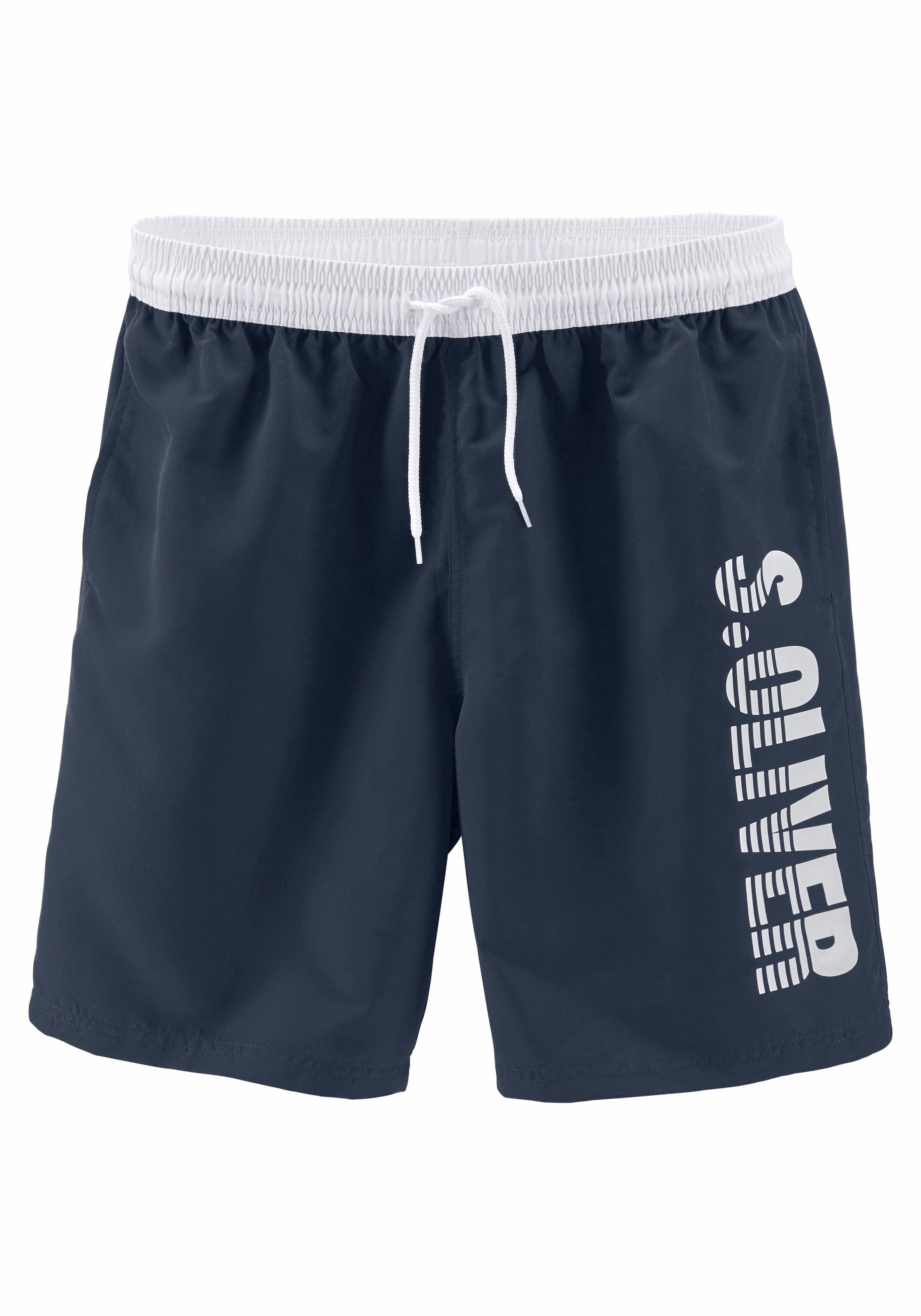 Kleiner Tisch günstig Kaufen-s.Oliver Badeshorts. s.Oliver Badeshorts <![CDATA[Beachwear in 2 Längen und je 5 Farben. Grosser Logoschriftzug auf einem Bein. Elastischer Kontrastbund mit Aussenkordel. Seitliche Eingrifftaschen. Gesässtasche mit Klettverschluss. Innenslip mit kleiner