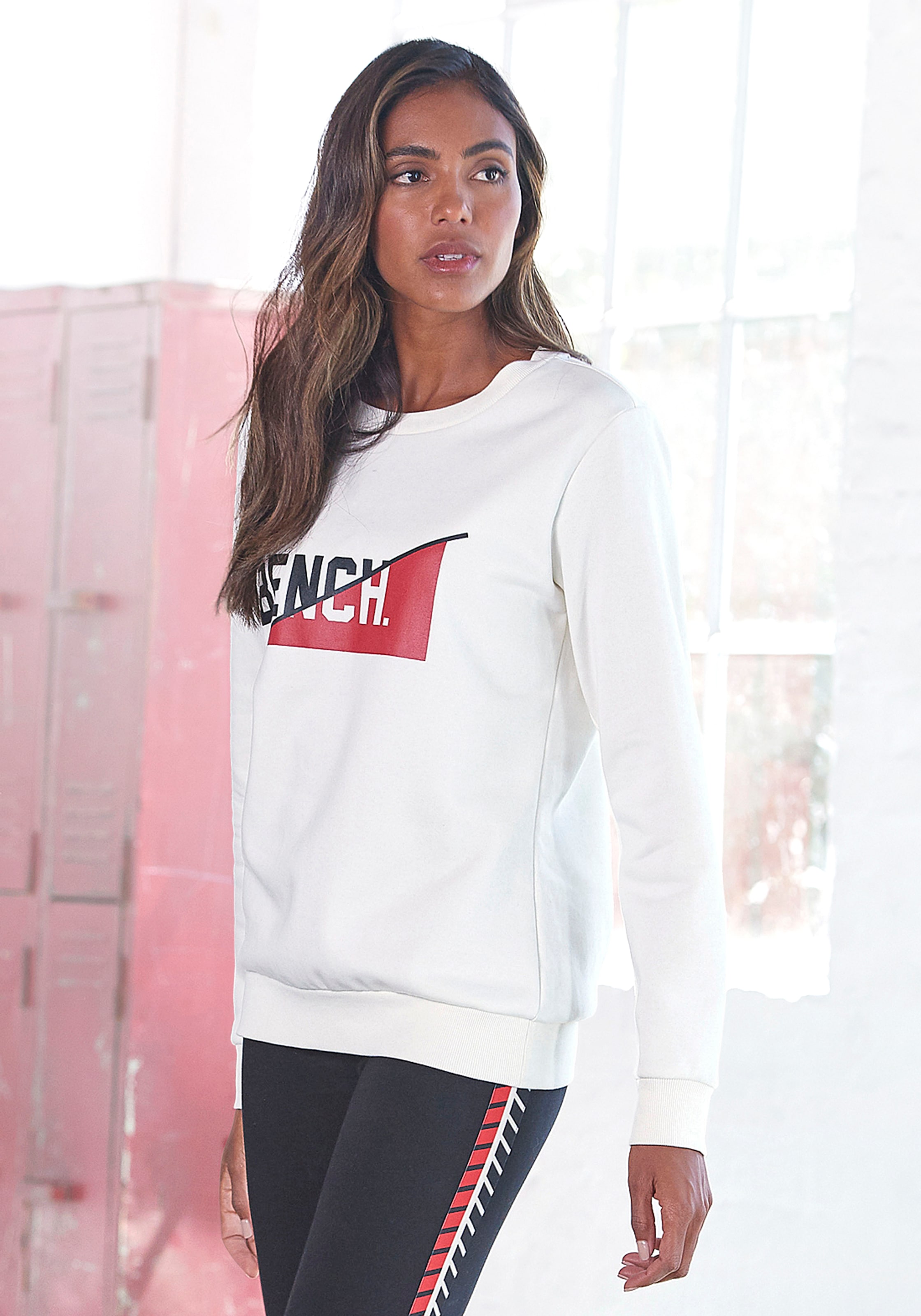 Bench. Sweatshirt, mit frontalem Logodruck, Loungeanzug » LASCANA |  Bademode, Unterwäsche & Lingerie online kaufen
